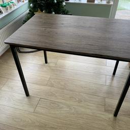 Black metal & oak effect dining table and 2 benches 
Table measurements 
H 76.5 cm
D 70 cm
L 110 cm

There is a slight scuff on the side of the table which can be seen in the photos.


Bench measurements 
H 47.5 cm
D 29 cm
L 79.5 cm

From smoke free home.
Will need to be collected.