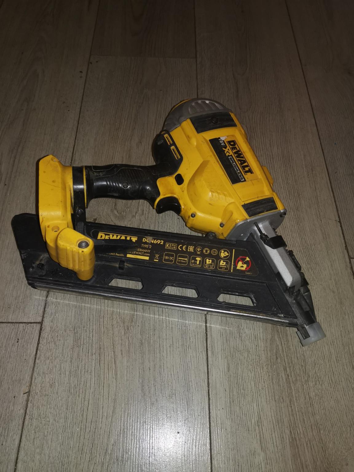 DeWalt Dcn692 First fix nail gun. in DE23 Derby für £ 200,00 zum