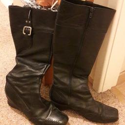 Next black leather knee length boots
Size 61/2 (40)
Zip fastening and buckle design
Good condition