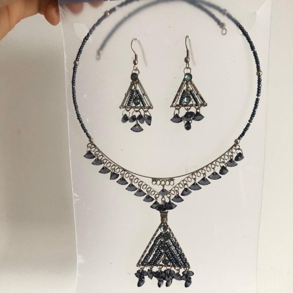 Brand New Silver & Black Jewellery Set 🌸

#earrings #necklace #bohemian #chic #vintage