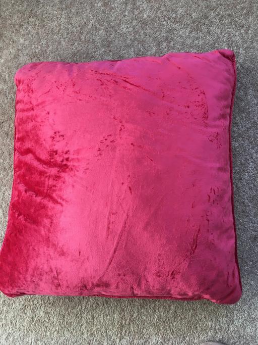 Buy & Sell West Midlands Walsall - Photos for Pink,Velvet Cushion.