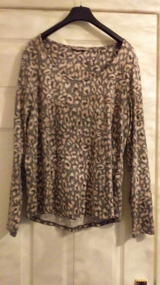 Buy & Sell Dentons Green Saint Helens - Photos for Ladies M&S top size 14