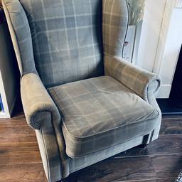 Grey check armchair in good used condition

Will deliver local for fuel cost