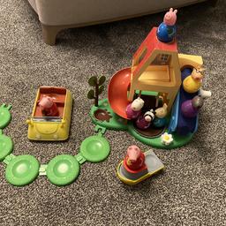 Pepper pig moving weeble house with 8 weeble figures plus car & boat.