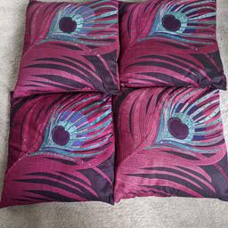 4 beautiful peacock inspired cushion covers 

Standard size

DO NOT COME WITH CUSHIONS