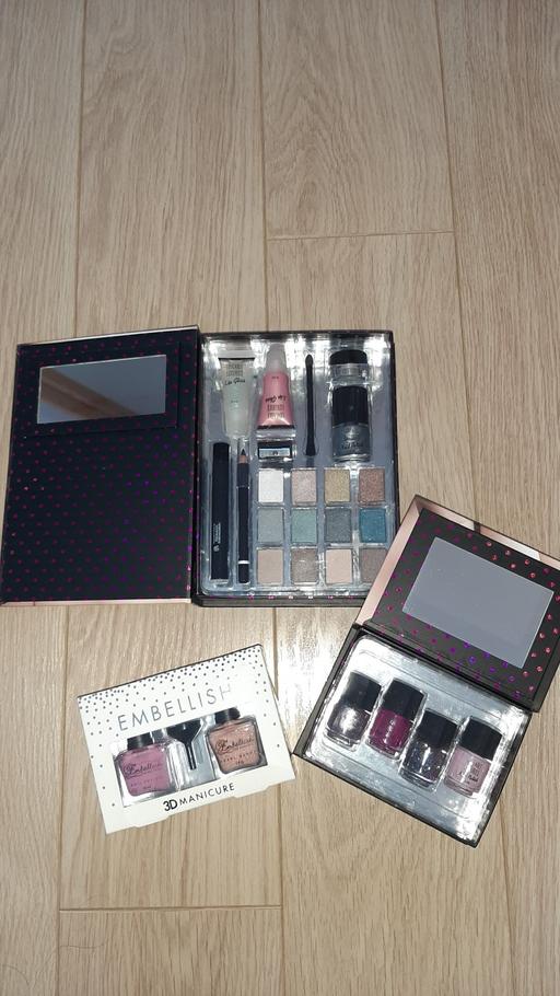 Buy & Sell Greater Manchester Wigan - Photos for Loveable luxuries make up set and nail polish