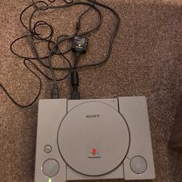 PlayStation 1 console

Powers up but can’t get picture through TV so selling as faulty and parts 

Comes with 2 controllers 1 memory card 1 games book and 4 games 

Collection from Bury BL9 9JN or can post out for extra