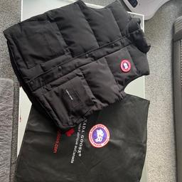 Men’s Canada goose gilet size medium 

Still have original tags and comes with the dust bag 

More pictures available if required