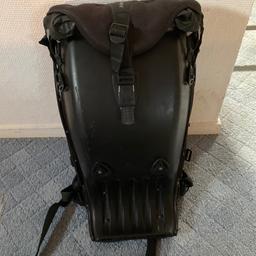 Boblbee ryggsäck Backpack 25L. Perfekt för motorcyclister, snowboard, ekstrem sport etc. Använt tillstånd, mycket liv kvar. Volym 20-25 L, ficka till laptop.