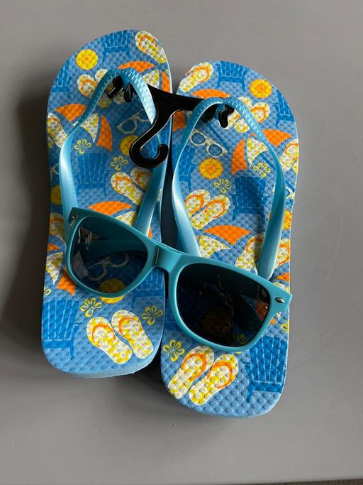 Buy & Sell South West London Streatham Common - South West London - Photos for Flip flop and matching sun glasses