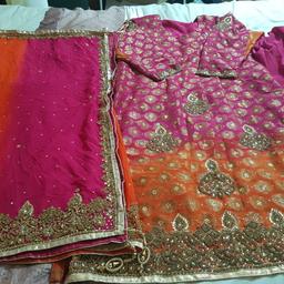New Pakistani Asian wedding clothes
New , only been worn once for a few hours
In perfect condition
Includes, dupatta , trousers , kameez
Size is XL
Open to offers
Delivery and collection available

Delivery £4