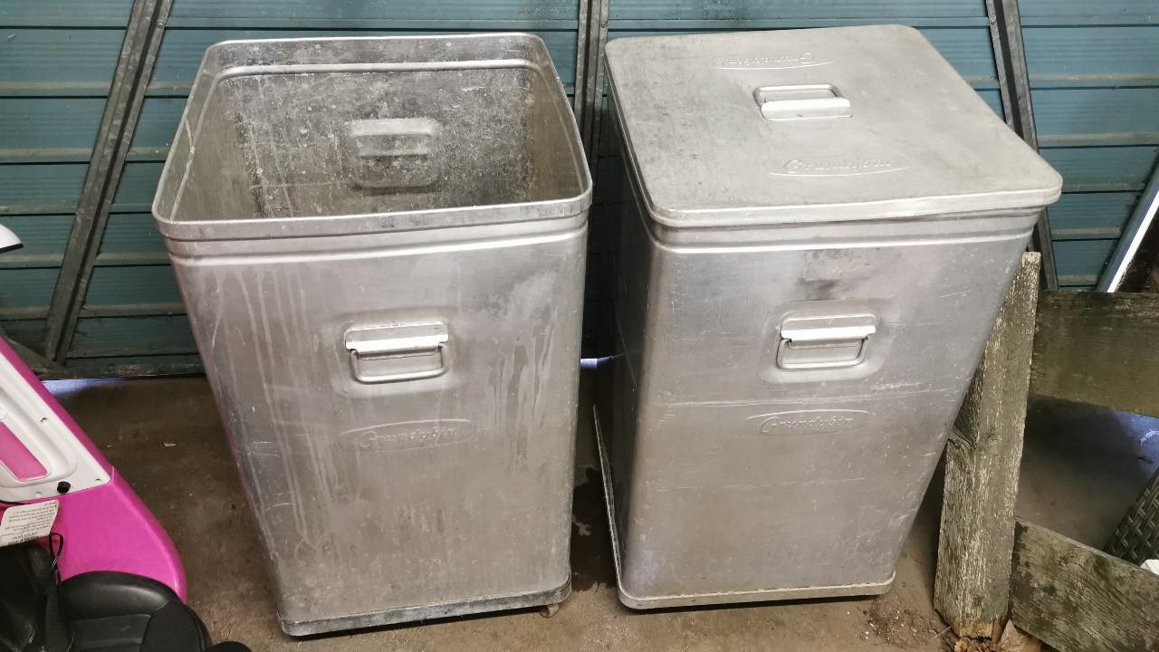 X2 grundy bins metal in DY5 Dudley für 30,00 £ zum Verkauf Shpock DE
