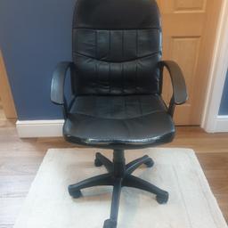Black office chair. Good condition

Has some wear but in good condition. Still goes up and down and wheels roll very well. 

Pick up only from SW19. 
If you live near SW19 we might be able to come to an arrangement for delivery.