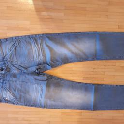 Jeanshose in Blau mit der Größe 33/32 zu verkaufen.