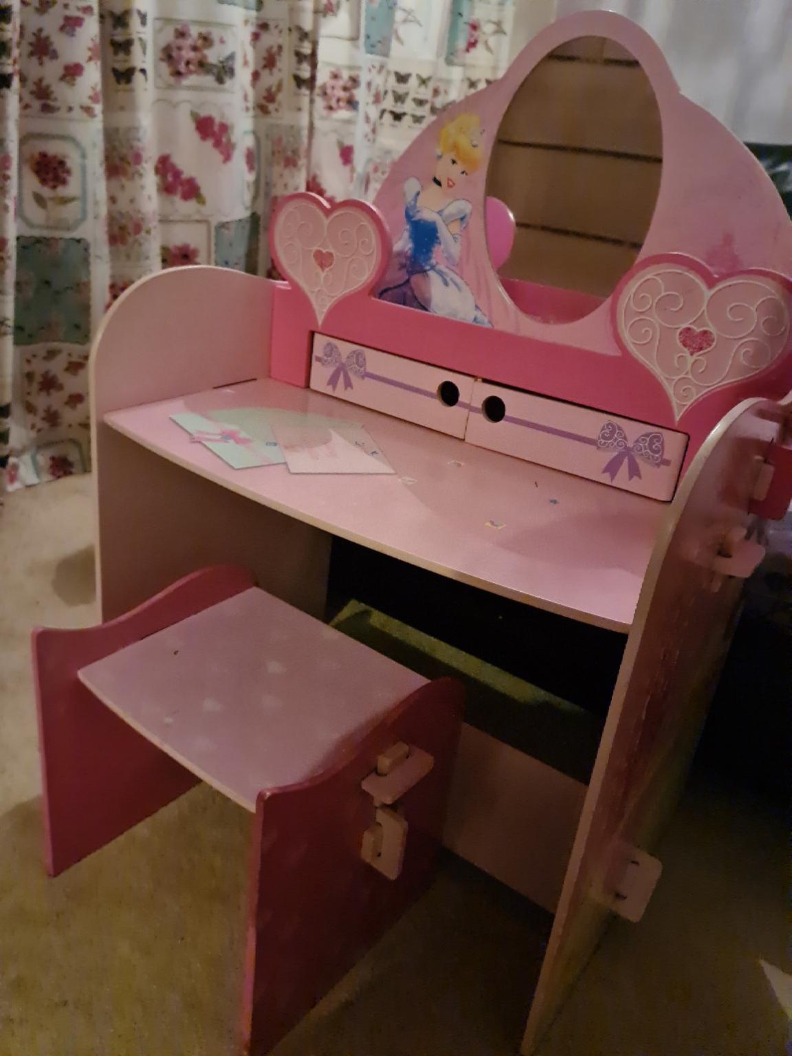 Princess Dressing table in DE12 Leicestershire für 5,00 £ zum Verkauf