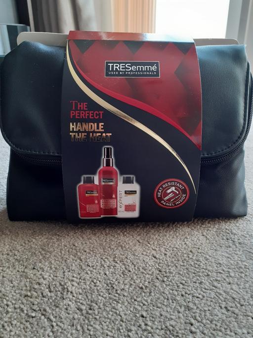 Buy & Sell Brownhills Walsall - Photos for new tresemme gift with a bag