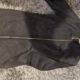 Ladies Calvin Klein long grey zipped jumper.
Size XL
work a handful of times so excellent condition.