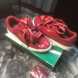 PUMA burgundy shiny colour trainers
Size 5
Comes with two sets of laces- ribbon and the other pair which are brand new