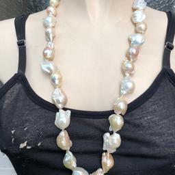 Collana in perle barocche molto grandi diversi colori chiusura in argento 45 compreso corriere