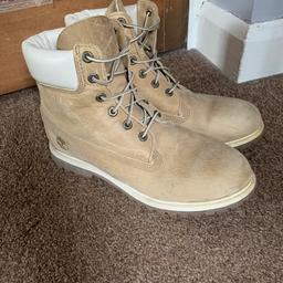 Ladies timberland boots
Size 7
Little wear