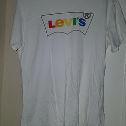 Calvin Klein Top S and
Levis T Shirt M
open to offers
Collect from Lowestoft NR32 4HG