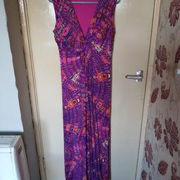 Lovely long dress size 14.
Good condition
Collection from Horwich or posted at extra cost.