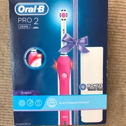 Oral B Pro 2 2500W Electric Toothbrush. Lithium Battery. Comes with Travel Case. Unopened