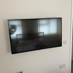 42 inch HITACHI smart tele for sale in excellent condition has always been wall mounted but will come with the stand and remote fully working the only reason for the sale is bought a bigger one
and have no room for it £140 ono sorry no delivery as don’t drive 