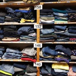 Jeans, Hosen, ab Größe 128 bis 176

SECOND HAND
KLEIDERKISTE SUPPENGRÜN 
Kemnater Straße 10
73760 Ostfildern