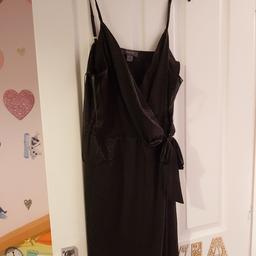 black dress
only ever tried on
size 16