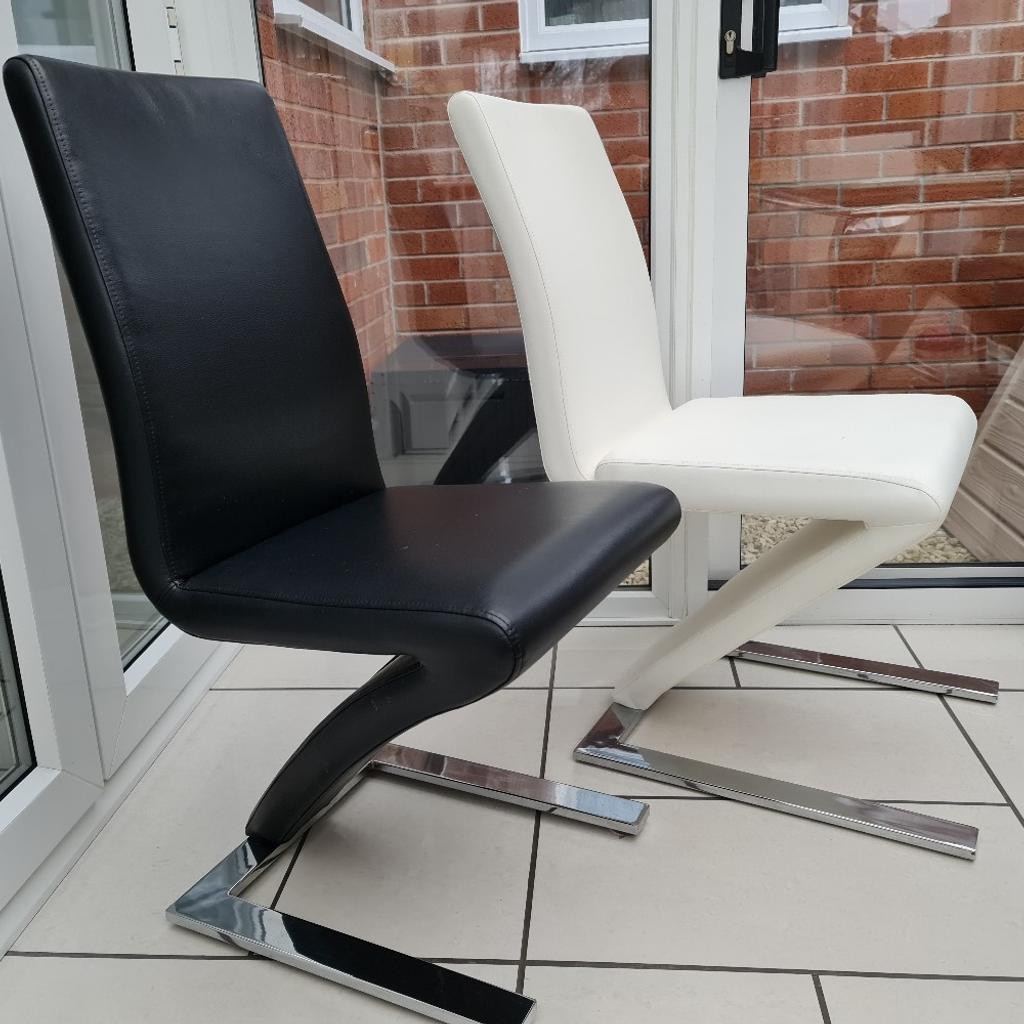 six Z Shaped dining chairs in DY5 Dudley für £ 125,00 zum Verkauf