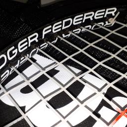 Wilson - Roger Federer Junior, Größe 23, mit Hülle
Ein neues, weißes Griffband wird angebracht - wenn gewünscht, sonst €2,-- günstiger!
Nur Abholung.
Privatverkauf, keine Garantie oder Gewährleistung