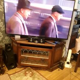 Samsung 48 inch smart TV voice activated 3D with two pairs of glasses good working order