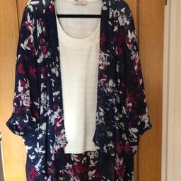 Cream Per Una Top & Navy Floral Kimono Style Jacket
Excellent Condition- Like New! (kimono Never Worn)
Top Size 18
Kimono fits size 18-20

Collection Welwyn or posted for £3.20
