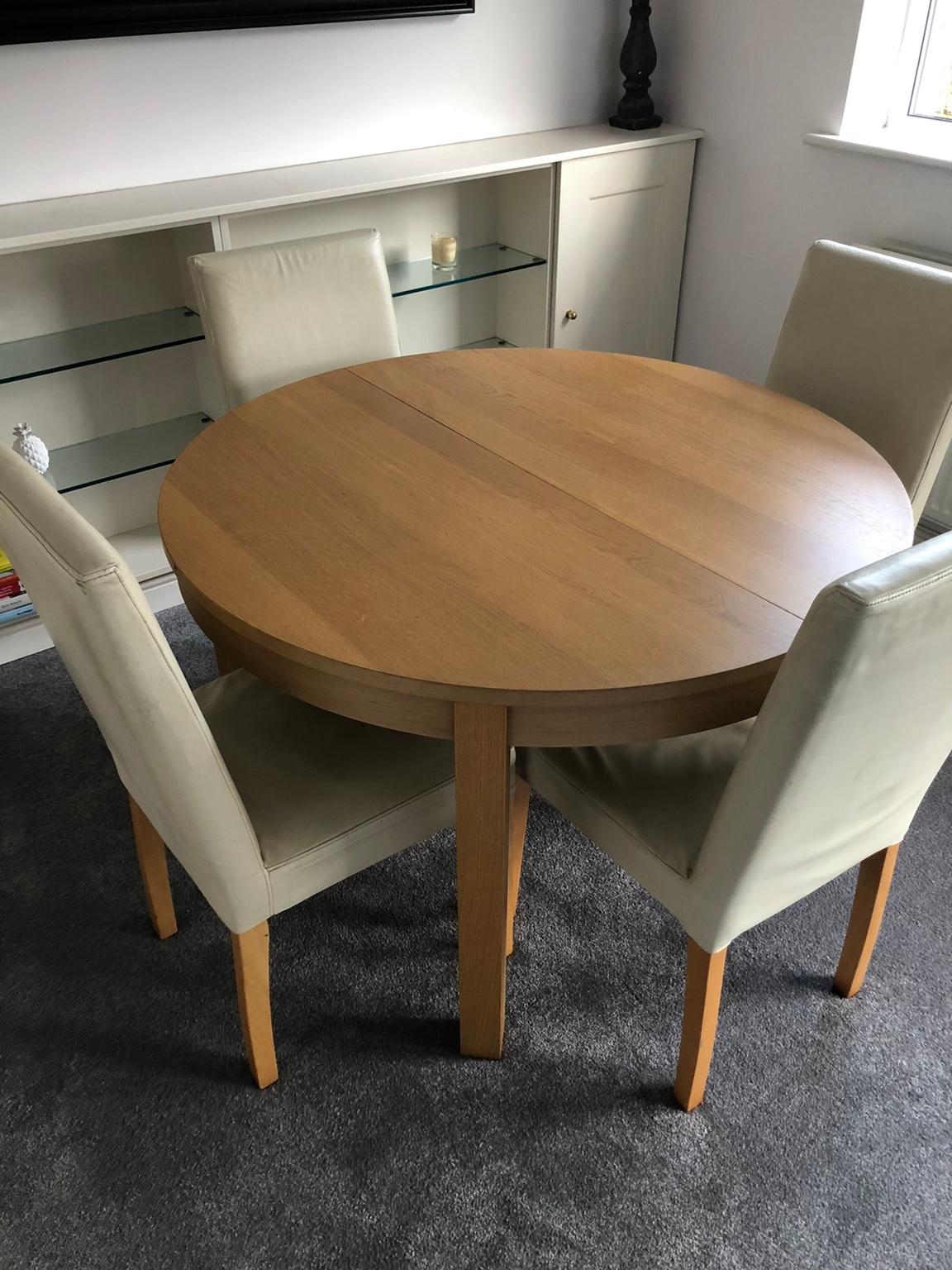 Habitat table and 4 Habitat chairs in W4 Hounslow für £ 50,00 zum