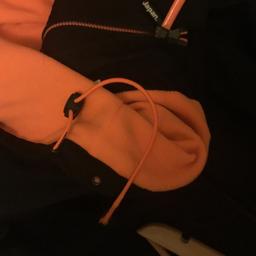 Super dry wind cheater coats
Condition good-new
Orange coat size xxl / blue coat large
Orange coat toggle need stitching back in come away easy fix
These coats are in very good condition only worn once.
No tags,
Can deliver locally
£45.00 ono for two coats
Can deliver