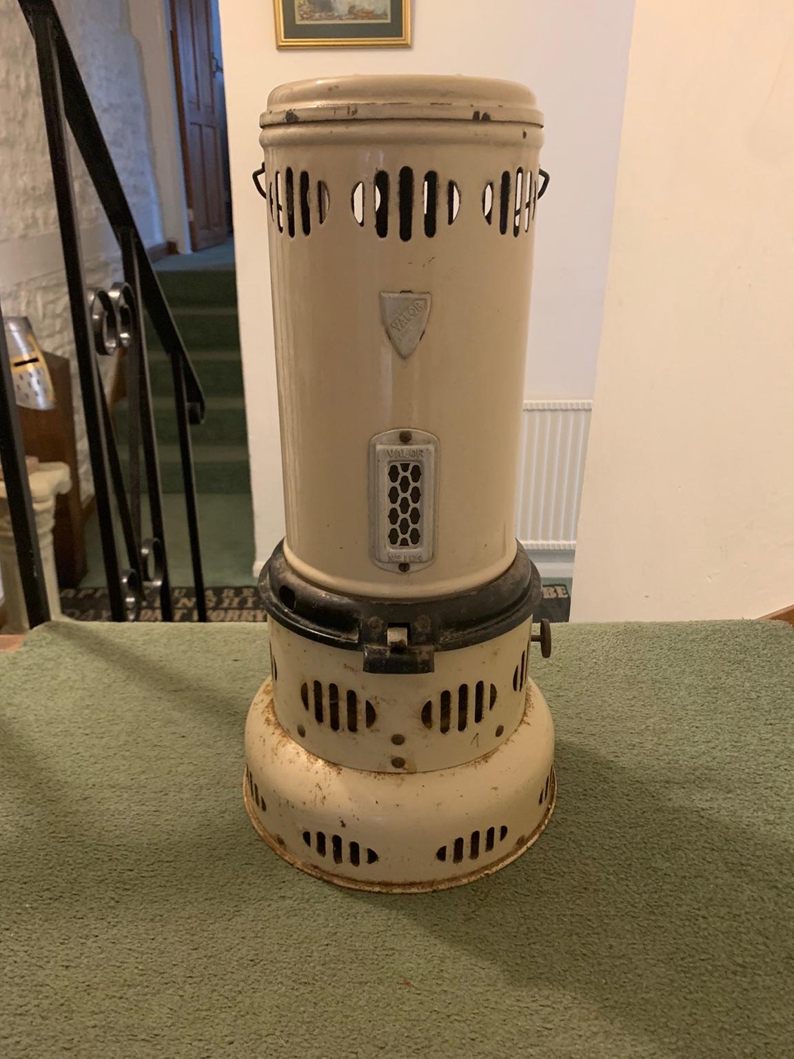 Antique 1960’s Valor paraffin heater in NN15 Kettering for £42.00 for