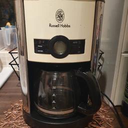 Russell Hobbs filter coffee machine, with cream accents.

makes 12 cups and has a programmable timer and a keep warm function.

perfect working order just changed colour scheme in kitchen.

collection from sidemoor