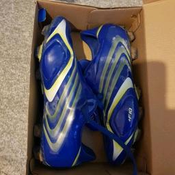 Addidas football boots
Size 8
In good condition
Only used once
Just needs a little clean