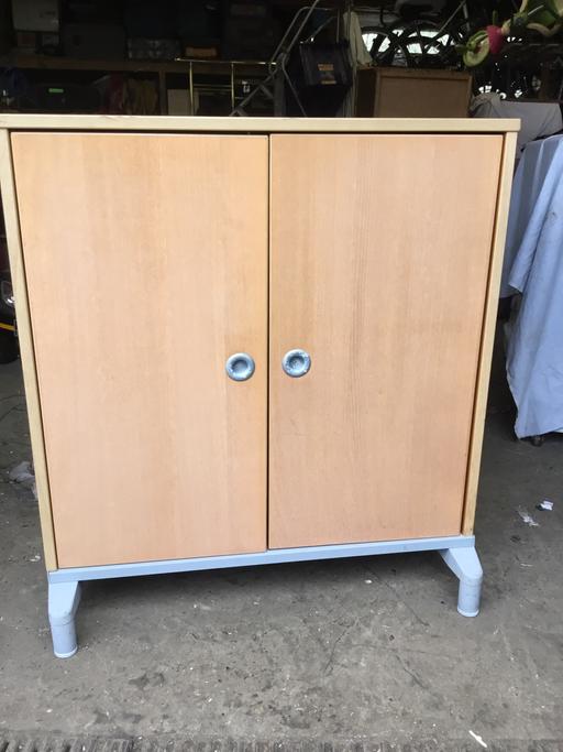 Buy & Sell Surrey Reigate and Banstead - Photos for PINE SIDEBOARD