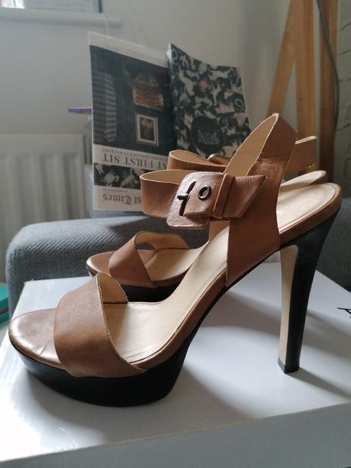 Buy & Sell South East London Tulse Hill - South East London - Photos for Beige Leather sandals size 7