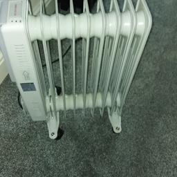 DAEWOO OIL FILLED RADIATOR
9 FIN 2000KW
ADJUSTABLE HEATING
2 SWITCH SETTINGS
THERMASTAT CONTROL
IMMACULATE CONDITION
ON WHEELS SO YOU CAN MOVE FROM ROOM TO ROOM
£35.00
TELEPHONE 07855 467760