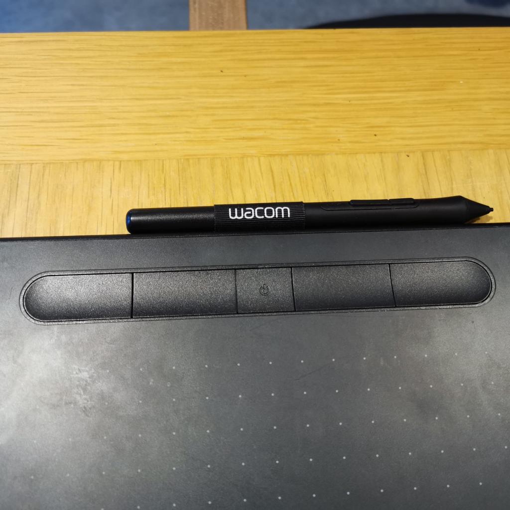 Wacom Intuos CTL-6100WL Med Creative Tablet in BL8 Bury für 75,00 £ zum ...