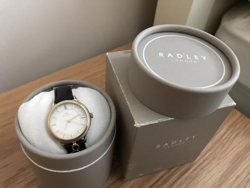 Buy & Sell Brent - Photos for Radley Ladies Watch in Gold - Brand New