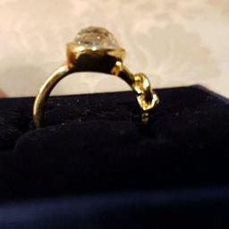 Ring in rosegold mit rosa Stein Gr. 53 NEU!

Kann gerne für 1 € ohne Box versendet werden.

Der Preis ist verhandelbar.