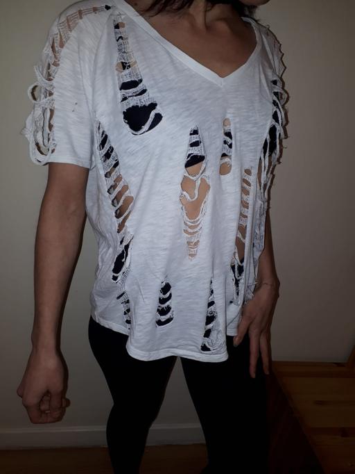 Buy & Sell West London West Ealing - West London - Photos for True religion women's T SHIRT with holes