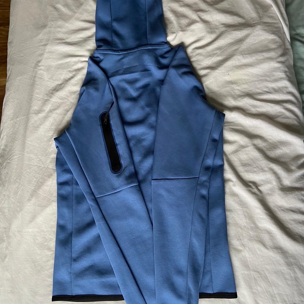 BRAND NEW NIKE MEN'S TECH FLEECE BLUE in LU5 Harlington for £110.00 for sale Shpock
