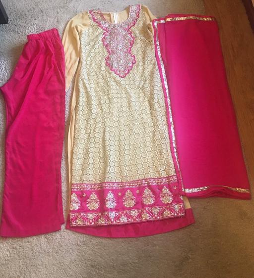 Buy & Sell West Yorkshire Leeds - Photos for Stunning Pink and cream trouser suit