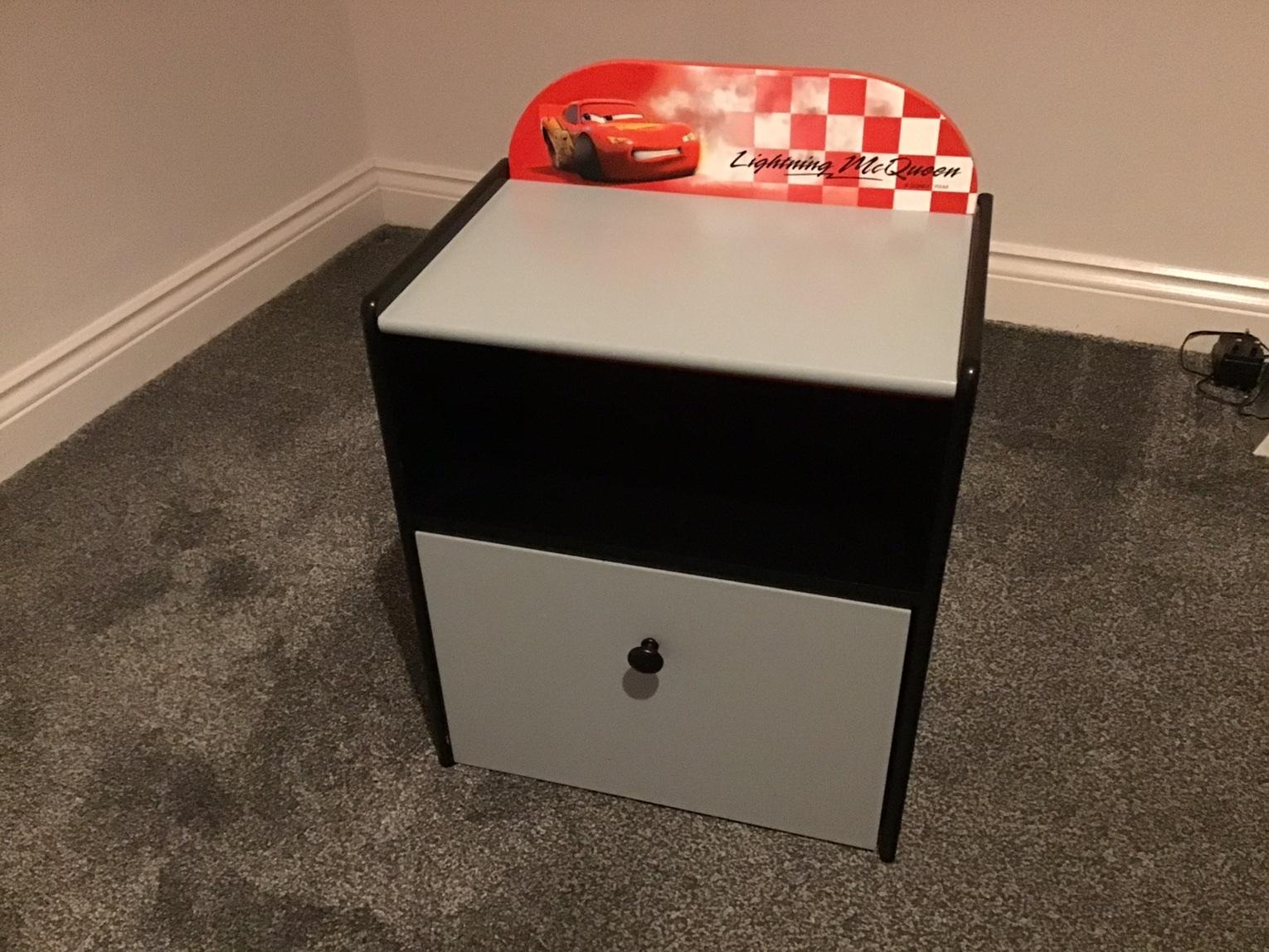 Kids Bedside Table & Drawers Disney’s Cars in für 30,00 £ zum Verkauf