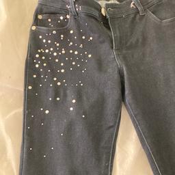Ladies sparkled jeans size 10
Skinny jeans by Jane Norman